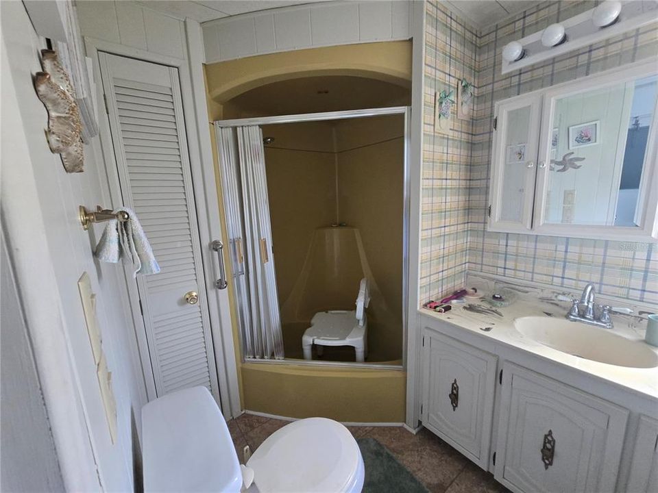 For Sale: $85,000 (2 beds, 1 baths, 1100 Square Feet)