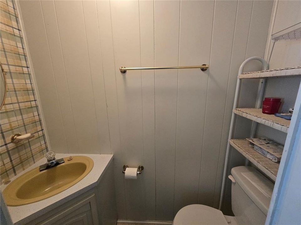 For Sale: $85,000 (2 beds, 1 baths, 1100 Square Feet)