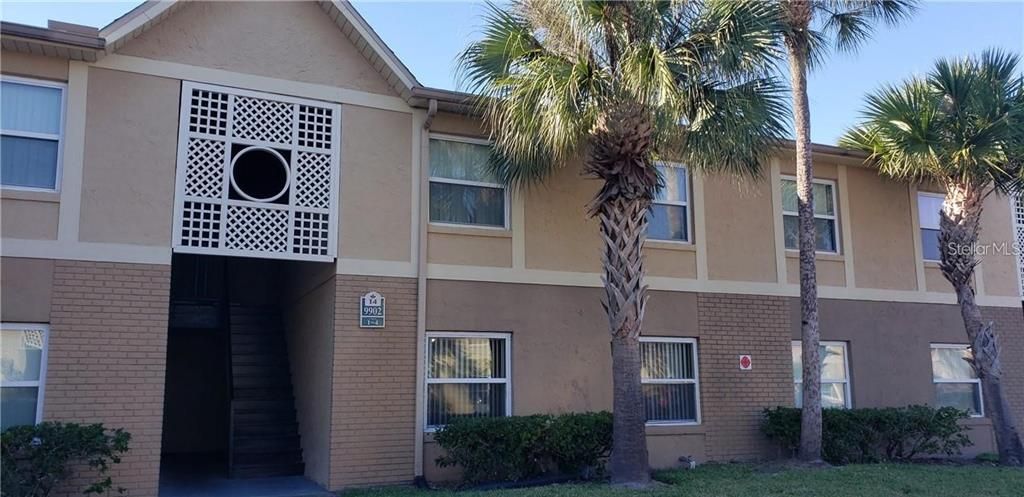 Recently Rented: $1,550 (2 beds, 2 baths, 905 Square Feet)