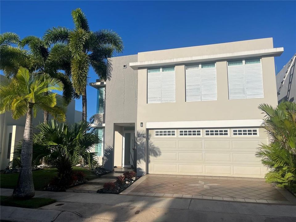 Недавно продано: $375,000 (4 спален, 2 ванн, 2238 Квадратных фут)