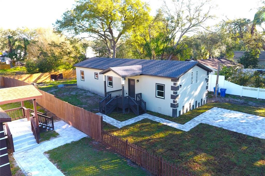 Vendido Recientemente: $305,000 (3 camas, 2 baños, 1210 Pies cuadrados)