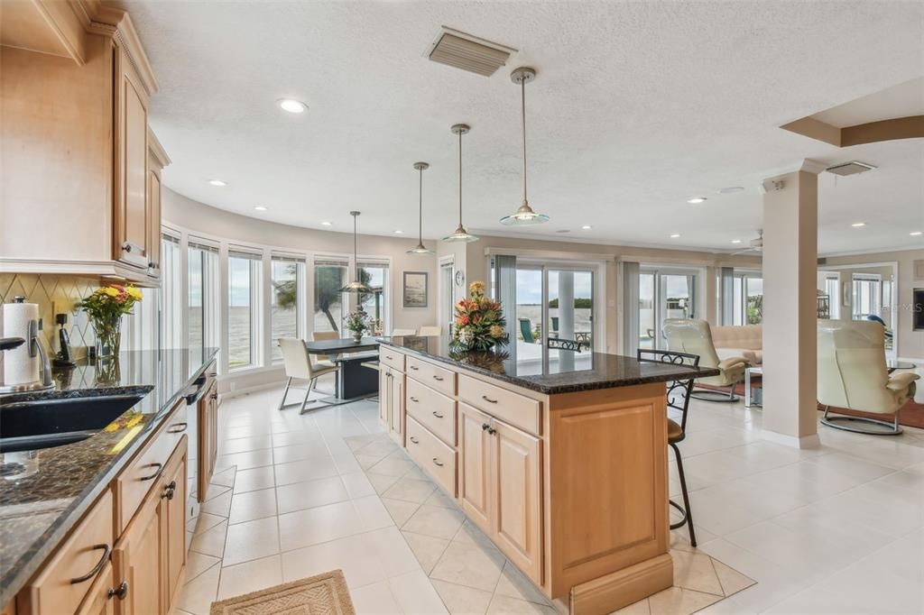 На продажу: $2,599,999 (4 спален, 4 ванн, 3526 Квадратных фут)