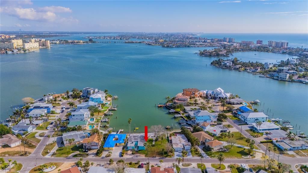 На продажу: $1,650,000 (0.31 acres)