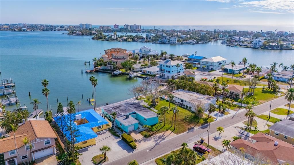 На продажу: $1,650,000 (0.31 acres)