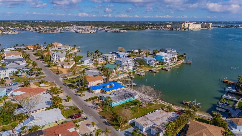 На продажу: $1,650,000 (0.31 acres)