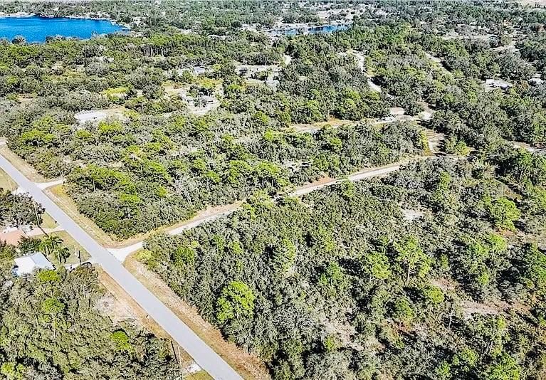 待售: $11,000 (0.23 acres)