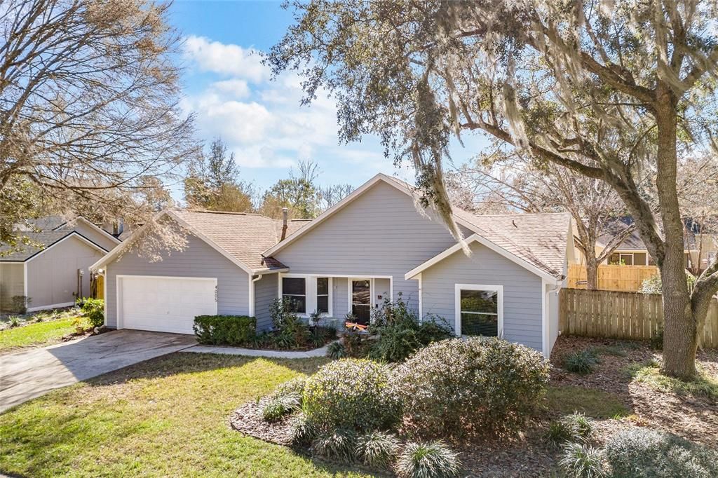 Recently Sold: $319,900 (3 beds, 2 baths, 1297 Square Feet)