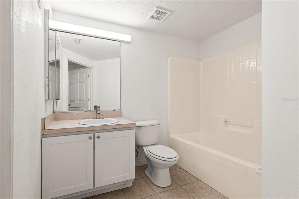 待售: $185,000 (3 贝兹, 2 浴室, 1151 平方英尺)