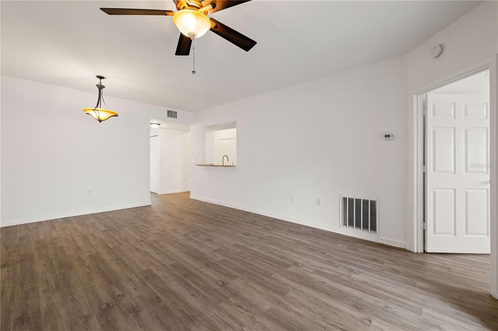 待售: $185,000 (3 贝兹, 2 浴室, 1151 平方英尺)