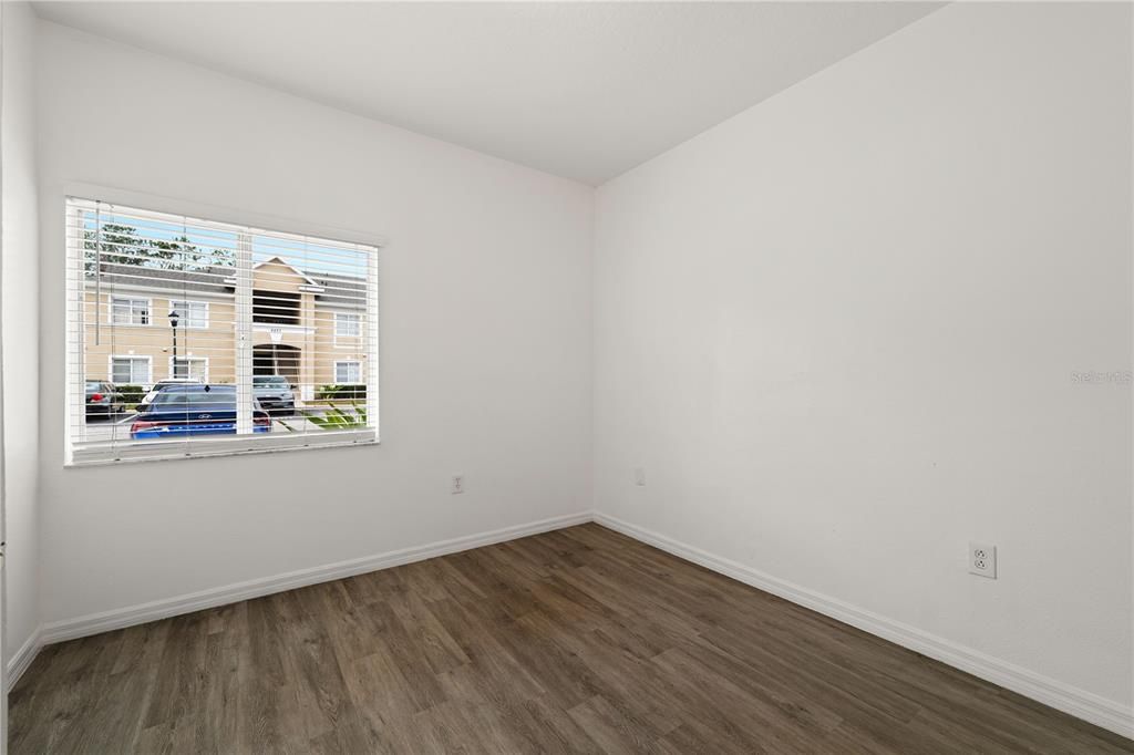 待售: $185,000 (3 贝兹, 2 浴室, 1151 平方英尺)