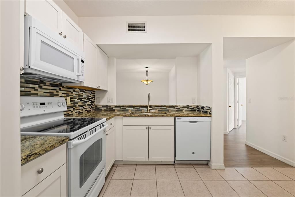 待售: $185,000 (3 贝兹, 2 浴室, 1151 平方英尺)