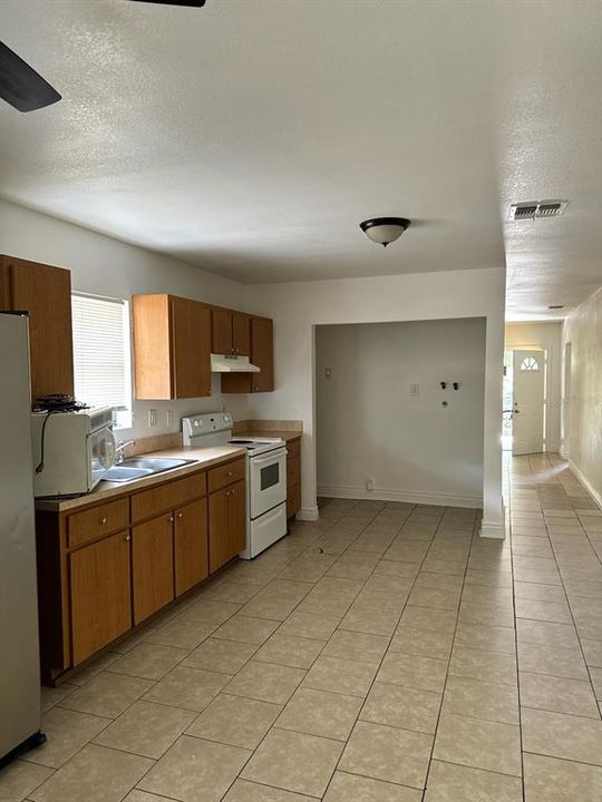 For Sale: $199,000 (3 beds, 2 baths, 1200 Square Feet)