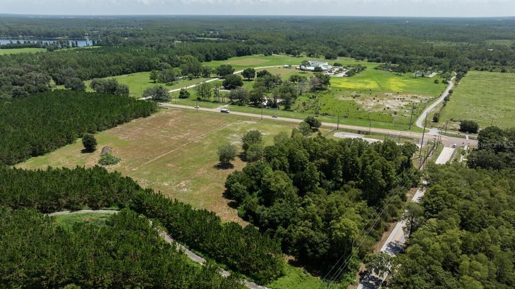 На продажу: $1,650,000 (6.12 acres)