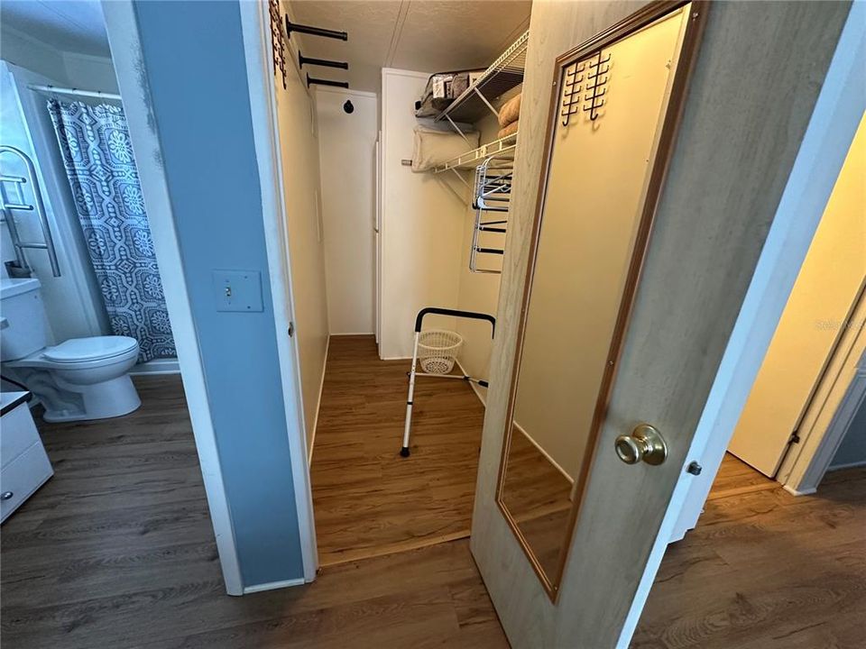 На продажу: $140,000 (2 спален, 2 ванн, 1056 Квадратных фут)