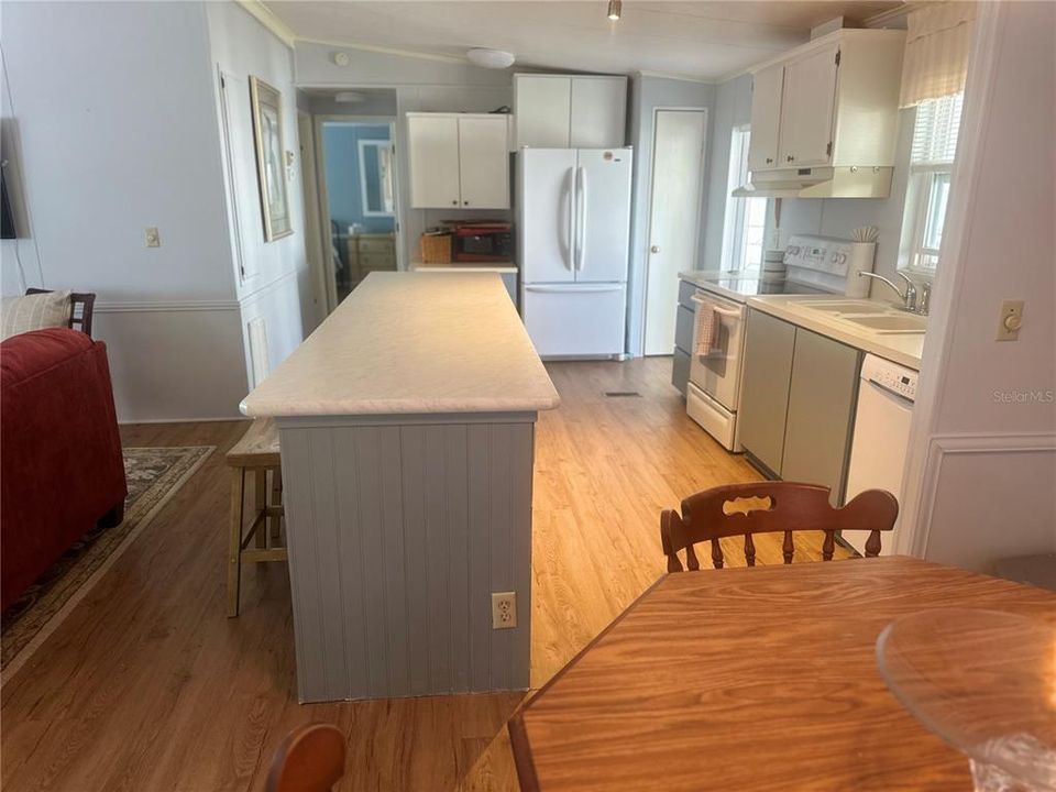 На продажу: $140,000 (2 спален, 2 ванн, 1056 Квадратных фут)