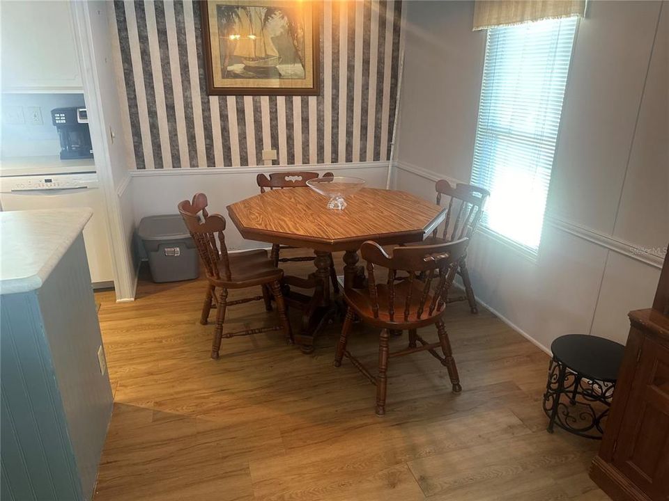 На продажу: $140,000 (2 спален, 2 ванн, 1056 Квадратных фут)