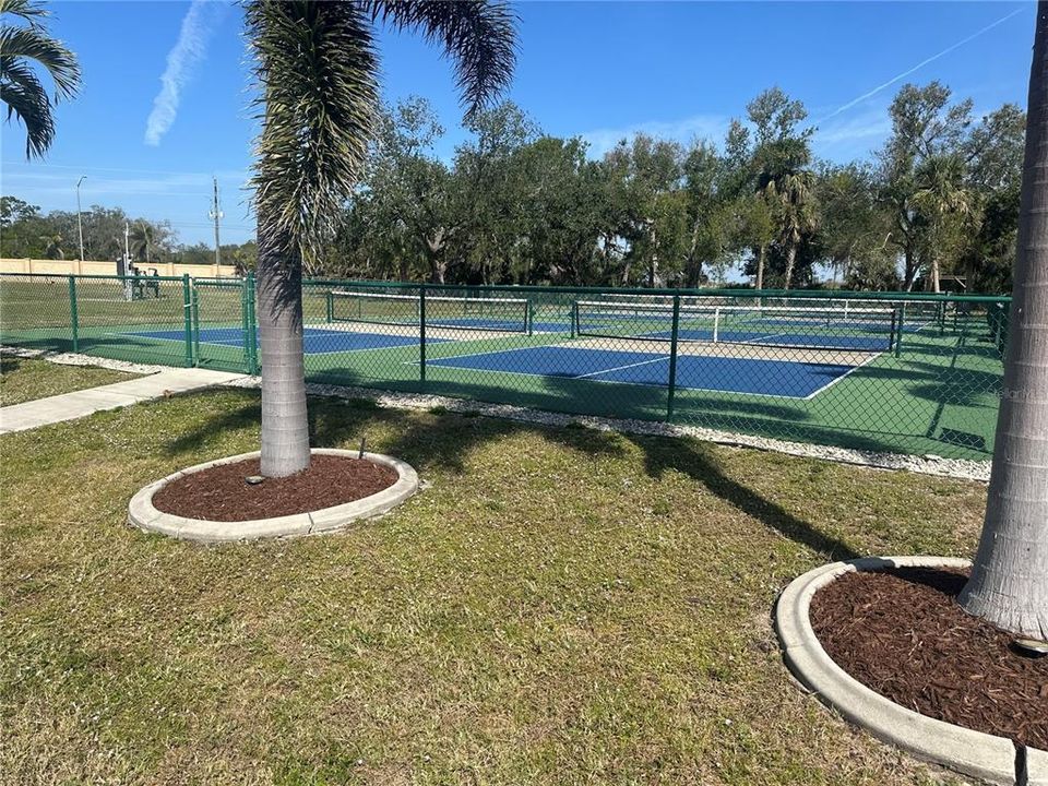 На продажу: $140,000 (2 спален, 2 ванн, 1056 Квадратных фут)