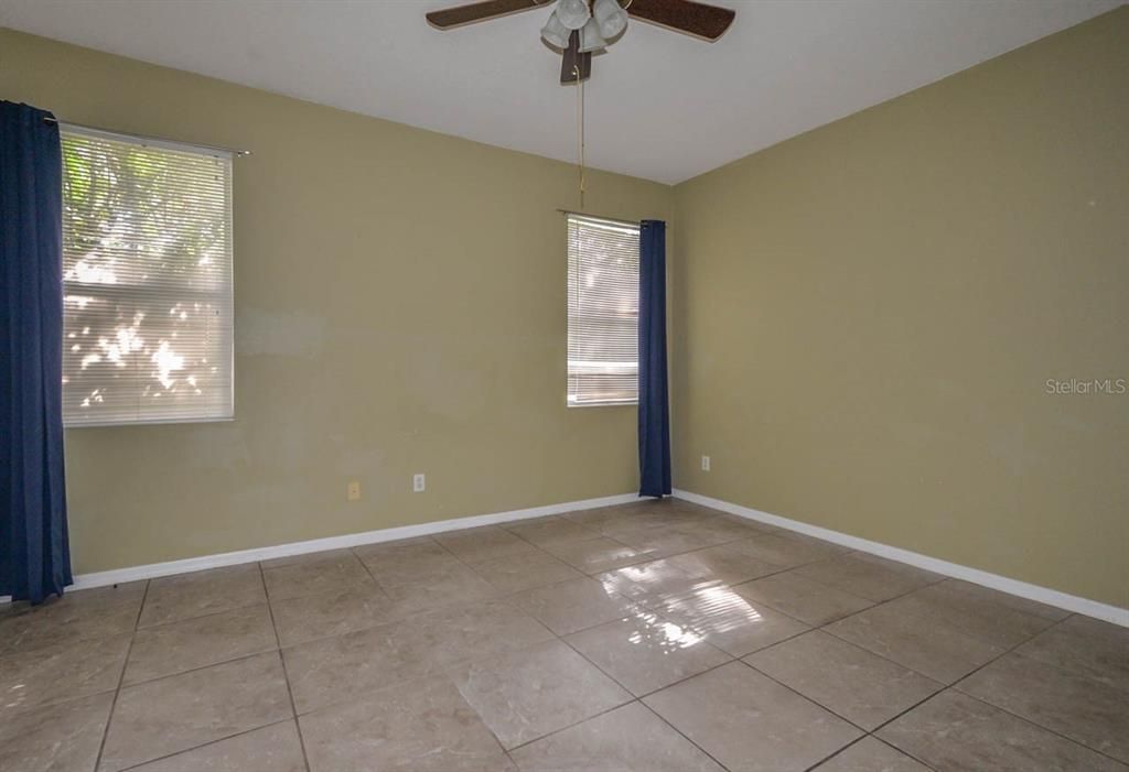 Active With Contract: $2,200 (4 beds, 2 baths, 1989 Square Feet)