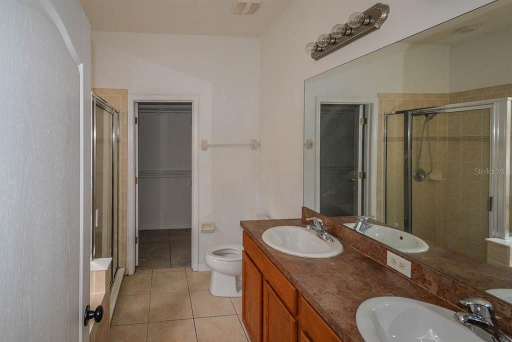 Active With Contract: $2,200 (4 beds, 2 baths, 1989 Square Feet)
