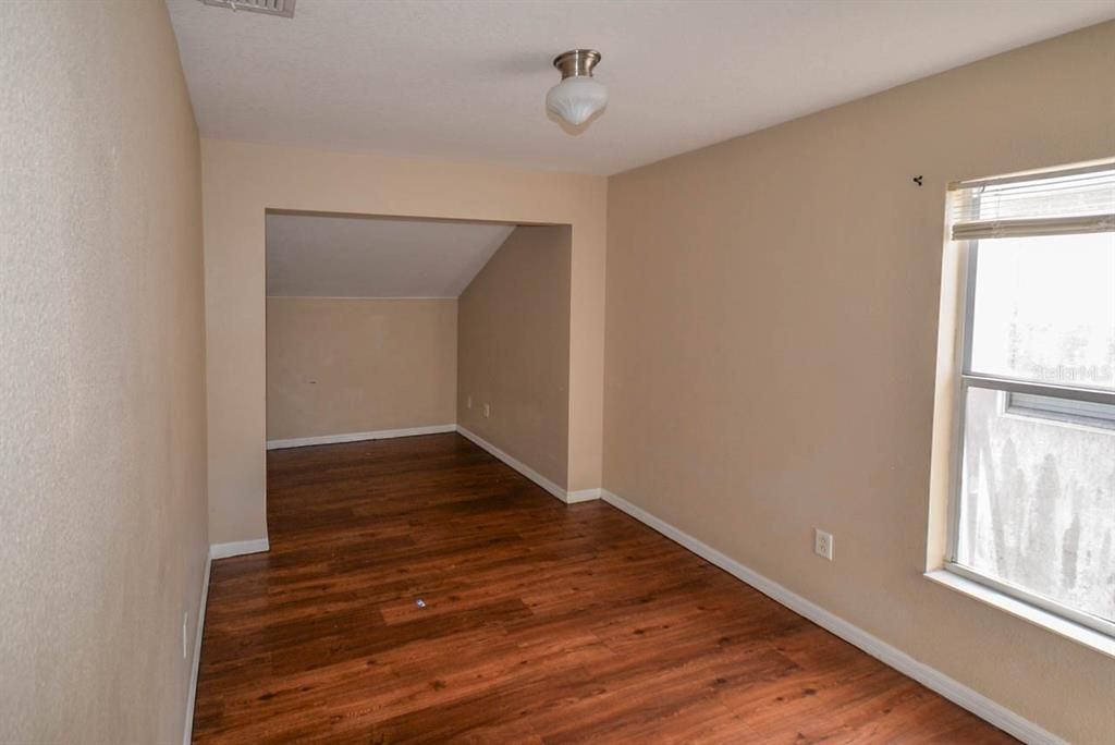 Active With Contract: $2,200 (4 beds, 2 baths, 1989 Square Feet)