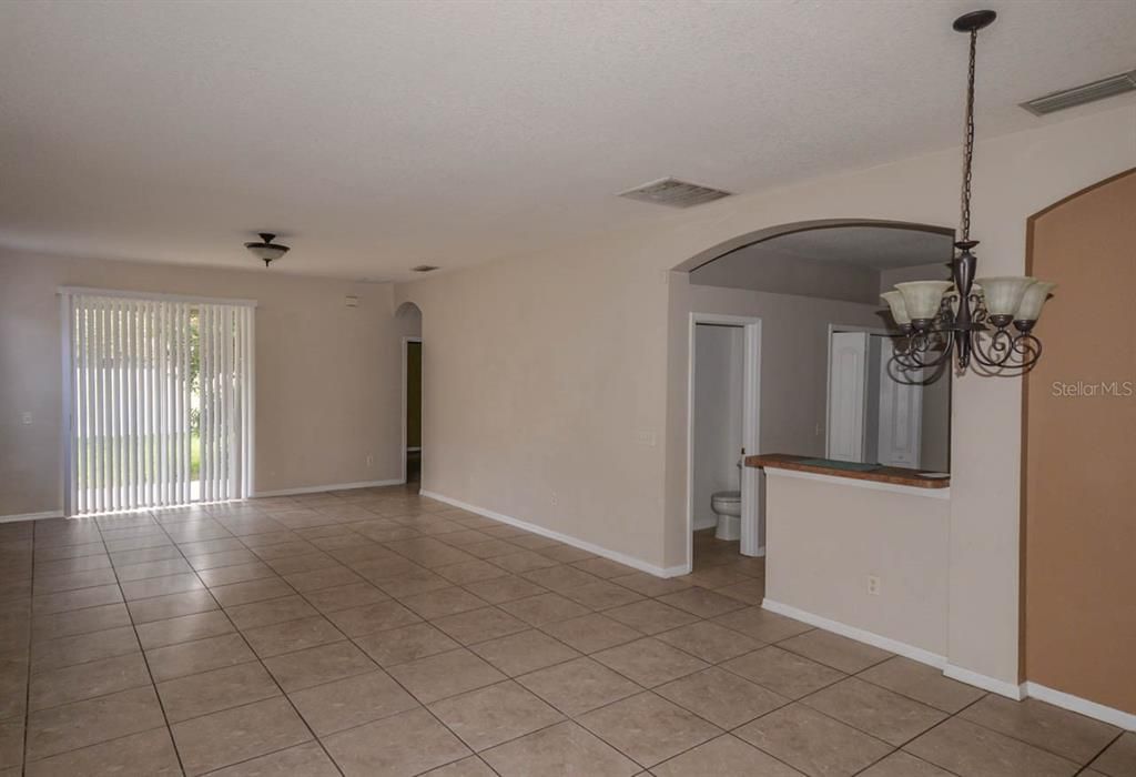 Active With Contract: $2,200 (4 beds, 2 baths, 1989 Square Feet)