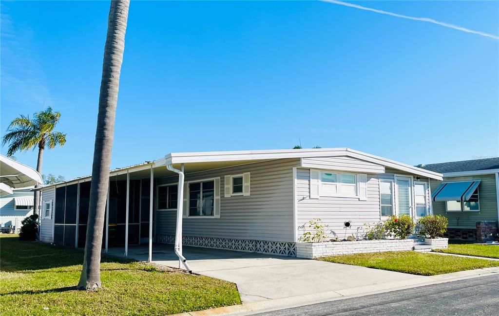 待售: $98,000 (2 贝兹, 1 浴室, 879 平方英尺)