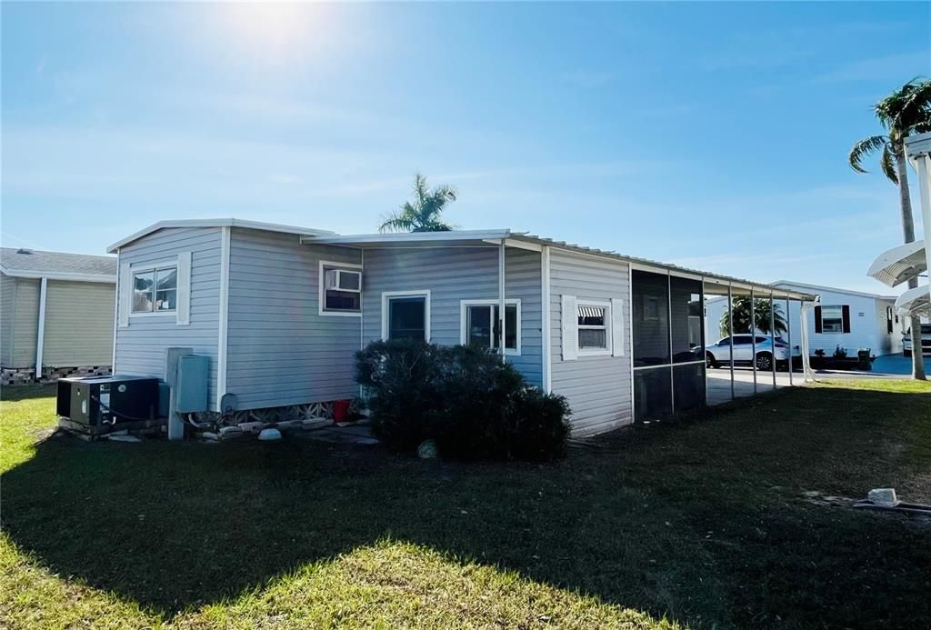 待售: $98,000 (2 贝兹, 1 浴室, 879 平方英尺)