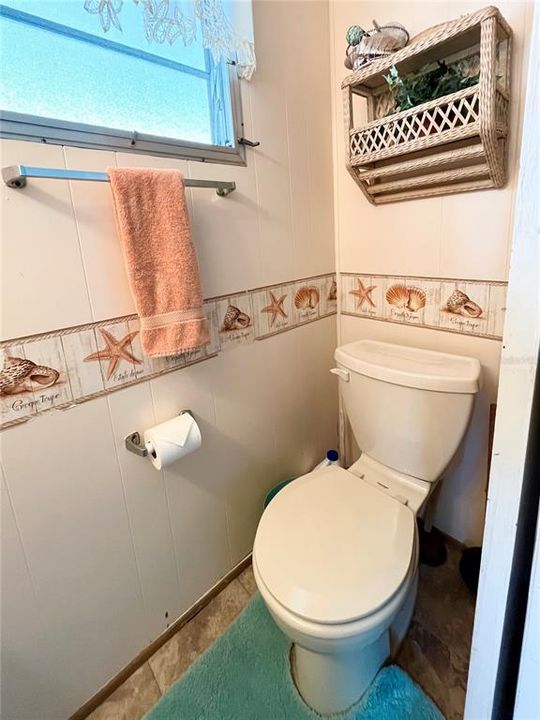 待售: $98,000 (2 贝兹, 1 浴室, 879 平方英尺)