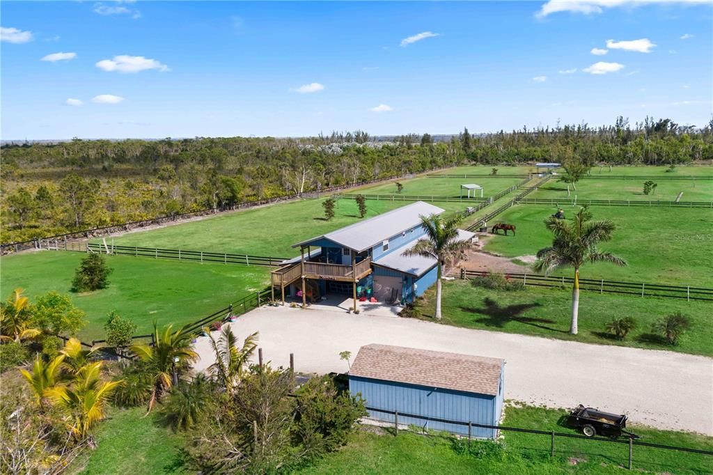 На продажу: $998,888 (8.85 acres)