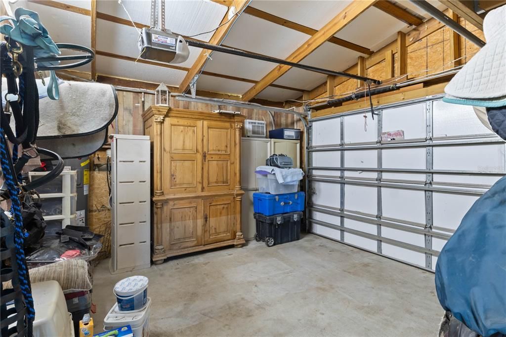 На продажу: $998,888 (8.85 acres)