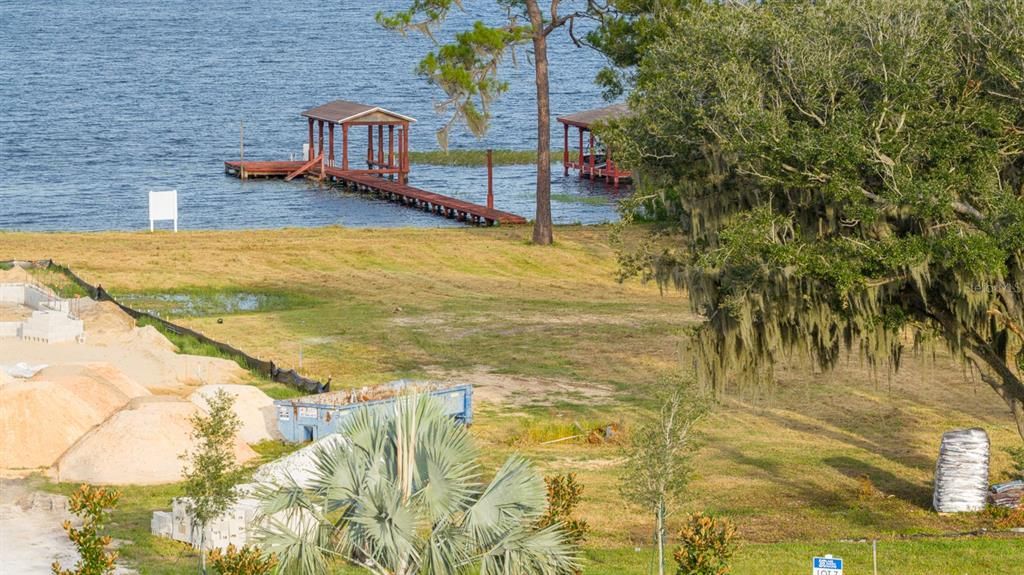 На продажу: $1,950,000 (1.56 acres)