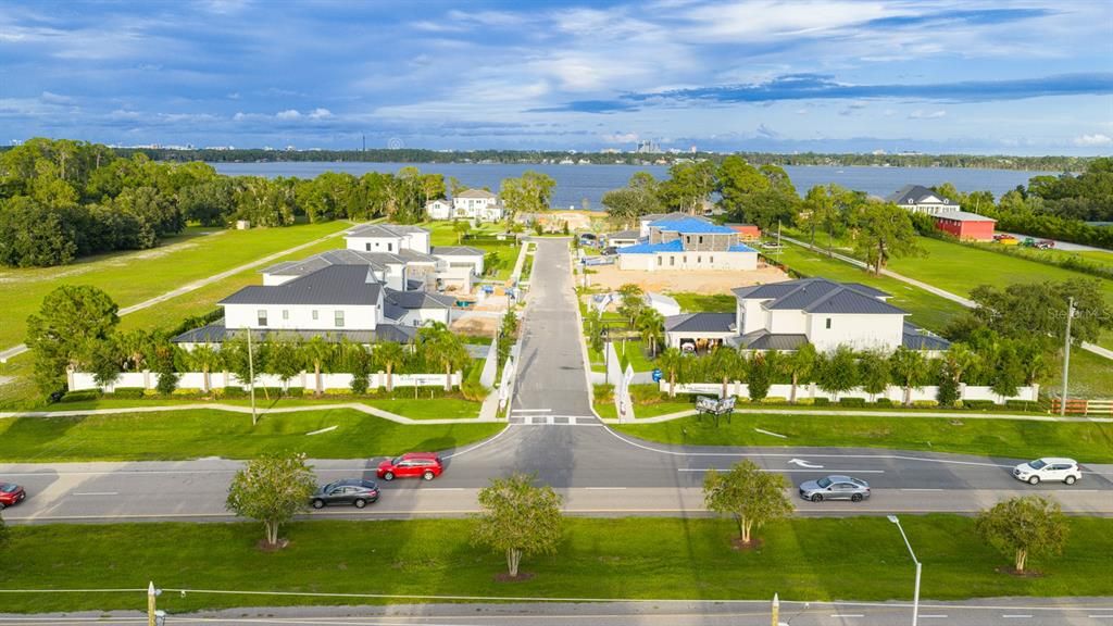 На продажу: $1,950,000 (1.56 acres)