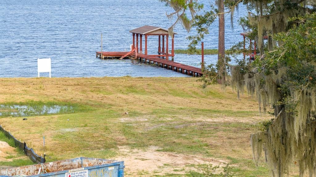 На продажу: $1,950,000 (1.56 acres)