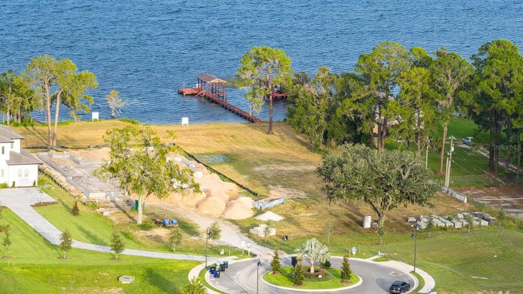 На продажу: $1,950,000 (1.56 acres)