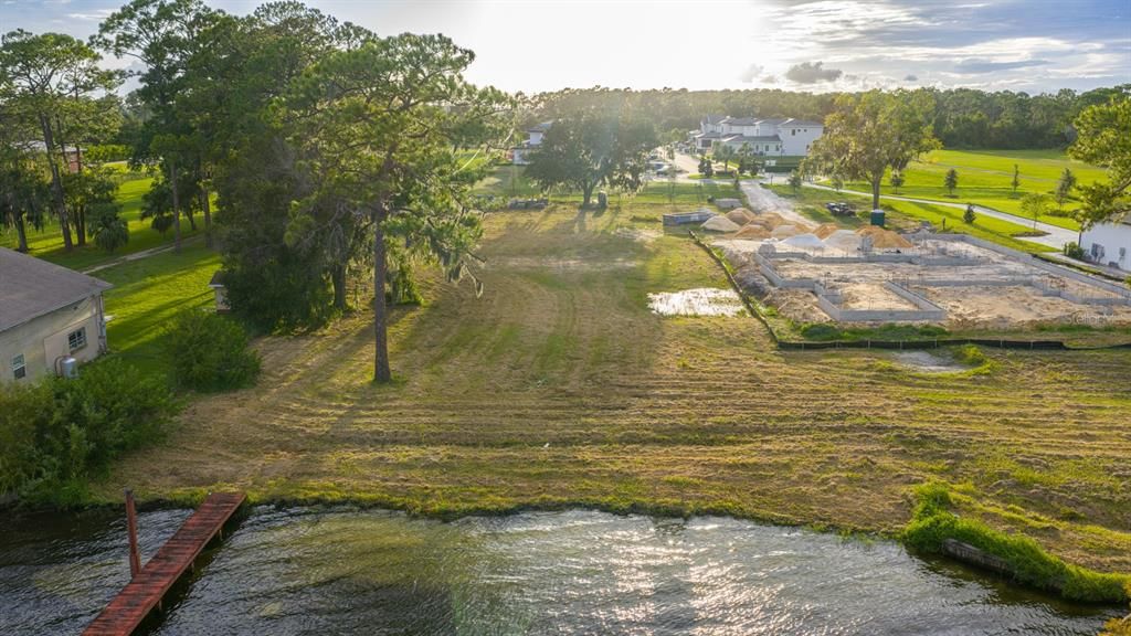 На продажу: $1,950,000 (1.56 acres)