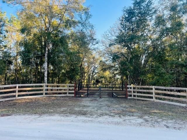 最近售出: $59,900 (2.20 acres)