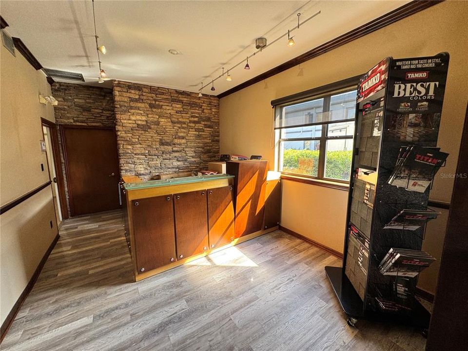 待售: $64,000 (0 贝兹, 0 浴室, 6098 平方英尺)