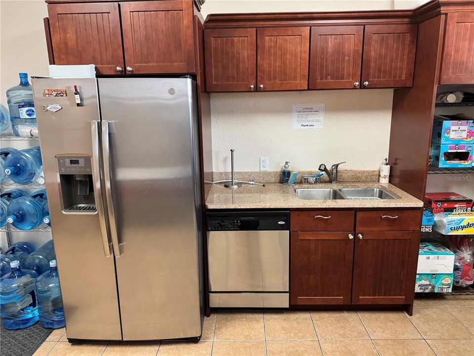 待售: $64,000 (0 贝兹, 0 浴室, 6098 平方英尺)