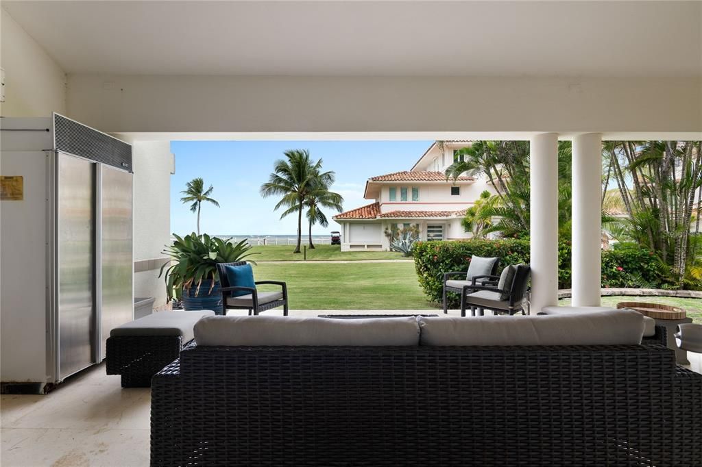 На продажу: $5,200,000 (4 спален, 4 ванн, 4685 Квадратных фут)