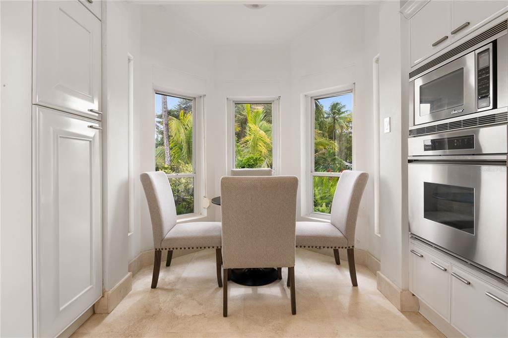 На продажу: $5,200,000 (4 спален, 4 ванн, 4685 Квадратных фут)