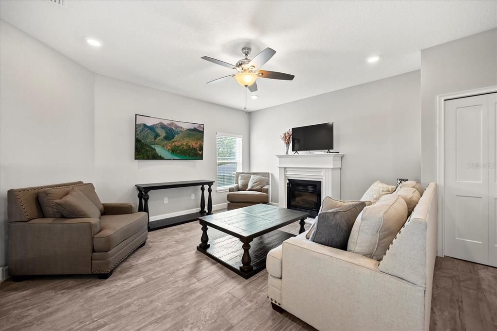 Active With Contract: $1,190,000 (3 beds, 4 baths, 3262 Square Feet)