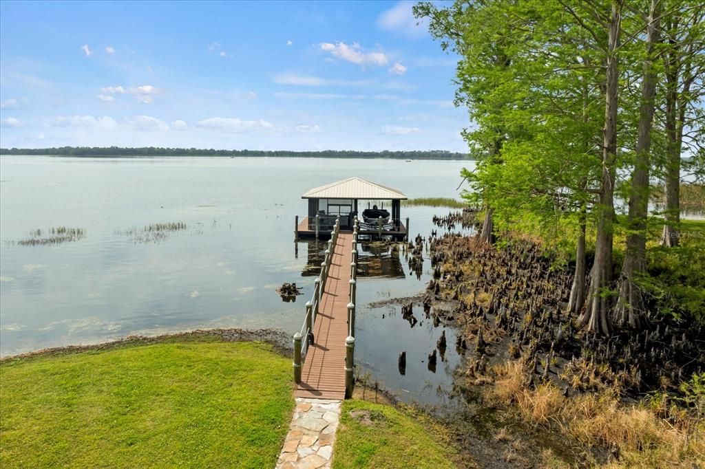 Active With Contract: $1,190,000 (3 beds, 4 baths, 3262 Square Feet)