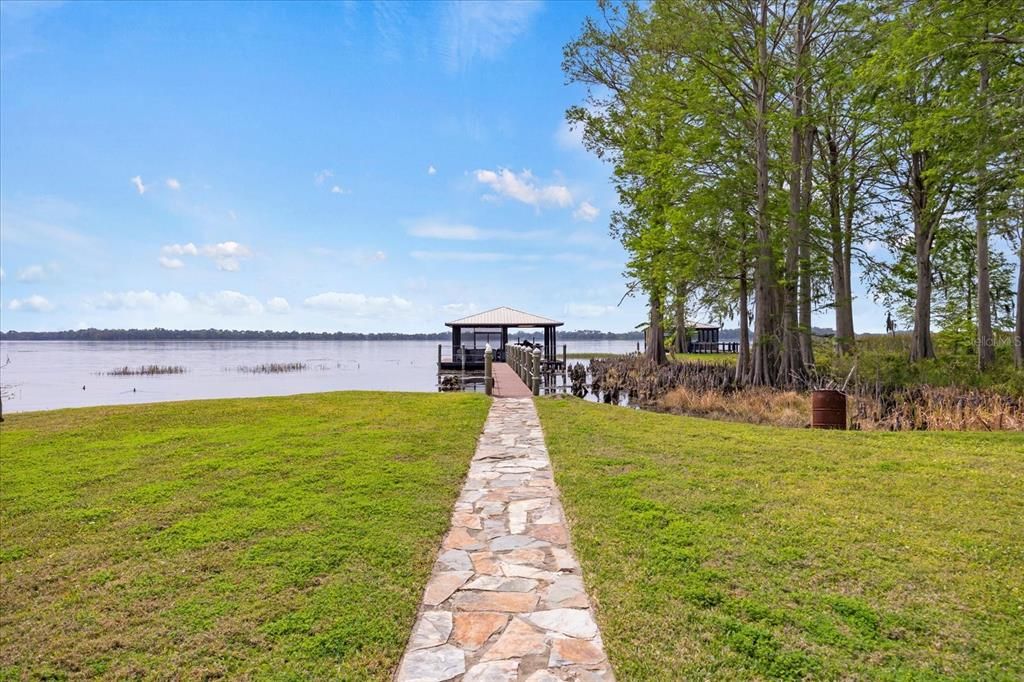 Active With Contract: $1,190,000 (3 beds, 4 baths, 3262 Square Feet)