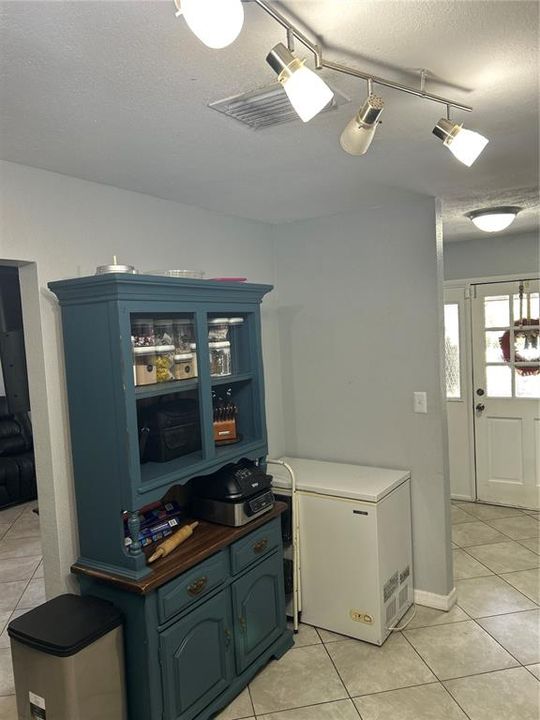 На продажу: $265,000 (3 спален, 2 ванн, 1312 Квадратных фут)