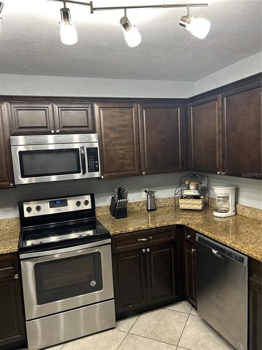 На продажу: $265,000 (3 спален, 2 ванн, 1312 Квадратных фут)