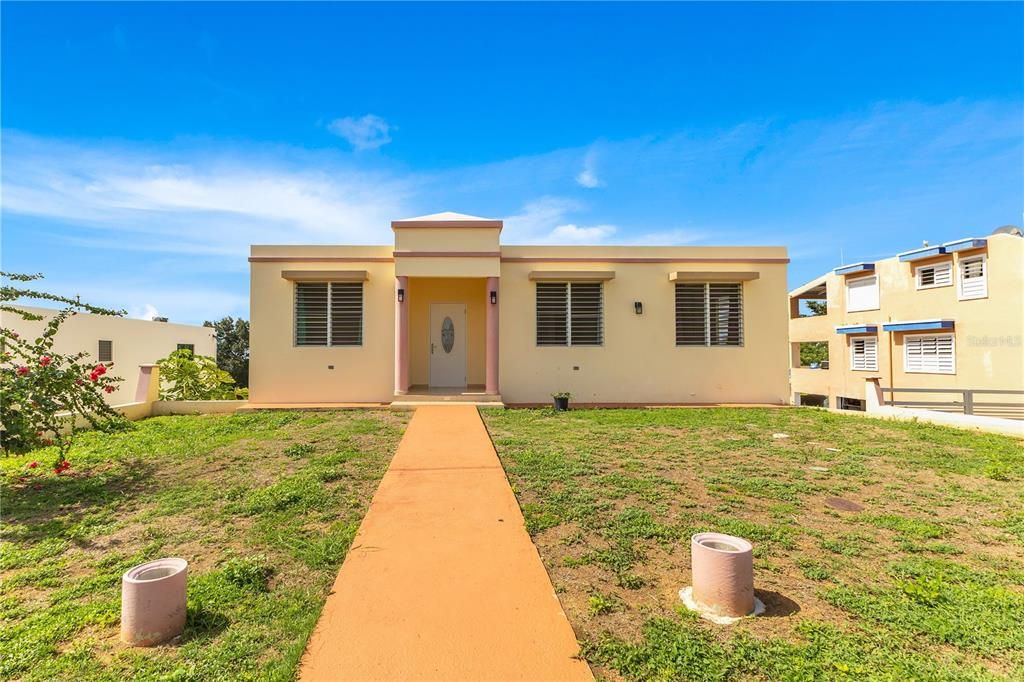 Недавно продано: $369,000 (3 спален, 3 ванн, 1677 Квадратных фут)