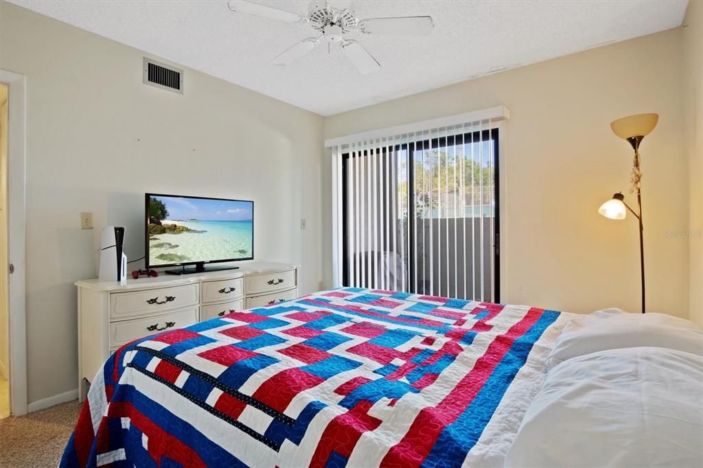 For Sale: $139,000 (2 beds, 2 baths, 1088 Square Feet)