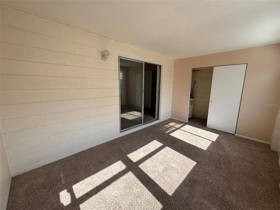Active With Contract: $87,000 (1 beds, 1 baths, 825 Square Feet)