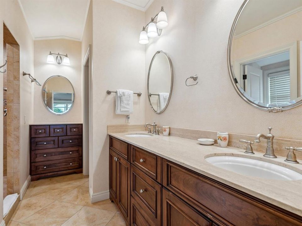 En Venta: $6,850,000 (5 camas, 8 baños, 6041 Pies cuadrados)