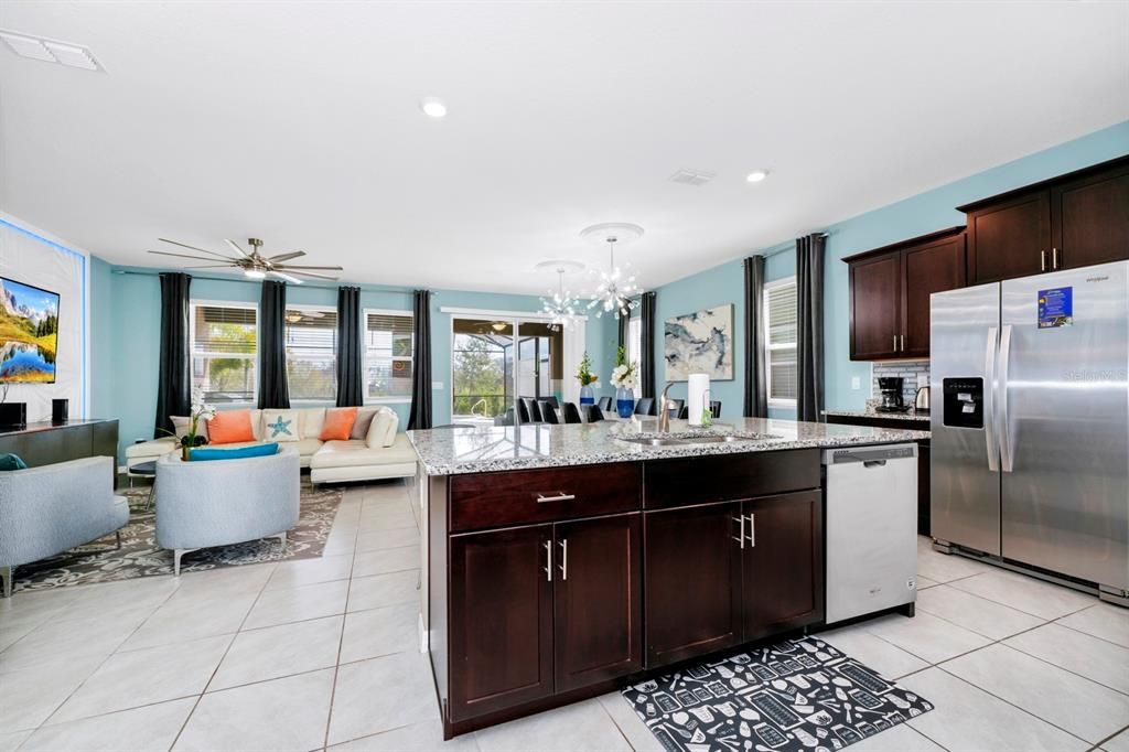 На продажу: $850,000 (7 спален, 5 ванн, 3626 Квадратных фут)